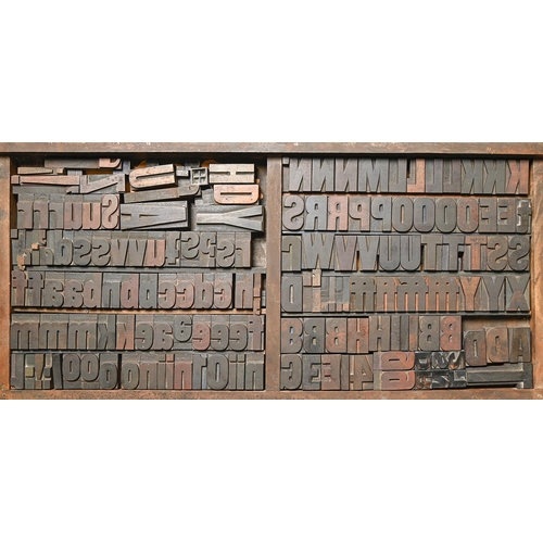 1328 - British Letterpress Printing. A case of wood type, (woodletter) first half 20th c, including 'A' wit... 