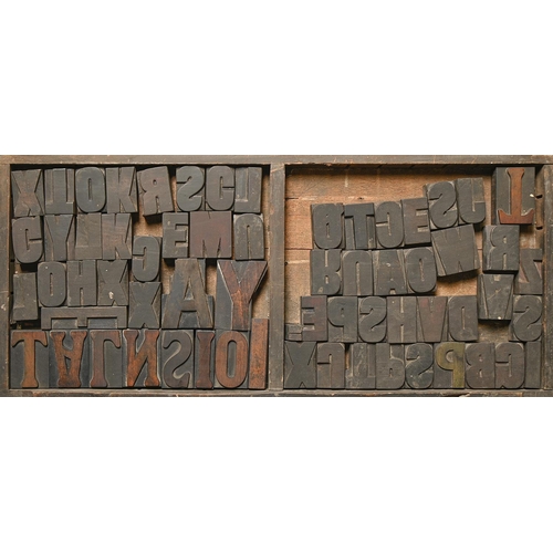 1332 - British Letterpress Printing. A case of wood type, (woodletter) first half 20th c, including 'A' wit... 