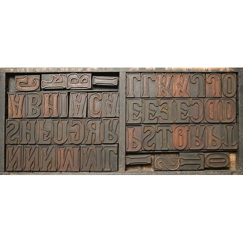 1338 - British Letterpress Printing. A case of wood type, (woodletter) first half 20th c, including 'A' wit... 