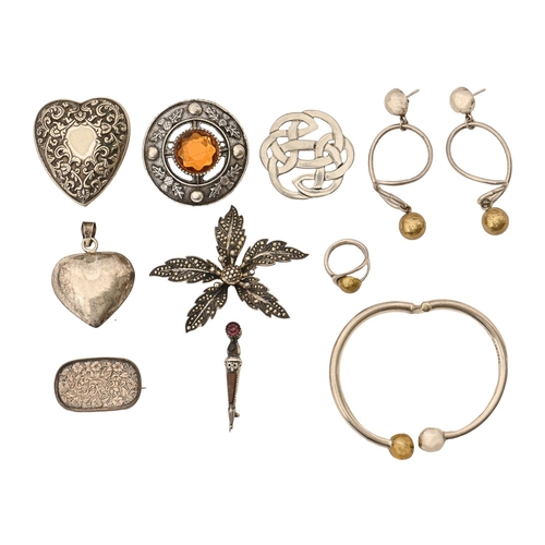 205 - Miscellaneous costume jewellery, late 19th c and later, mainly silver