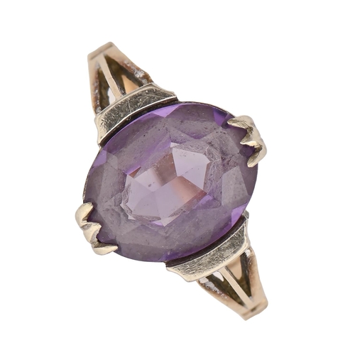 226 - An oval amethyst ring, in gold marked 9ct, 3.3g, size L