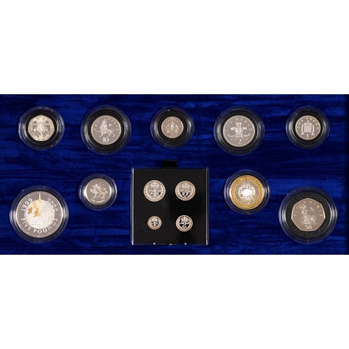 559 - Silver coins. Proof millennium set, including Maundy money thirteen coin set 2000, cased... 