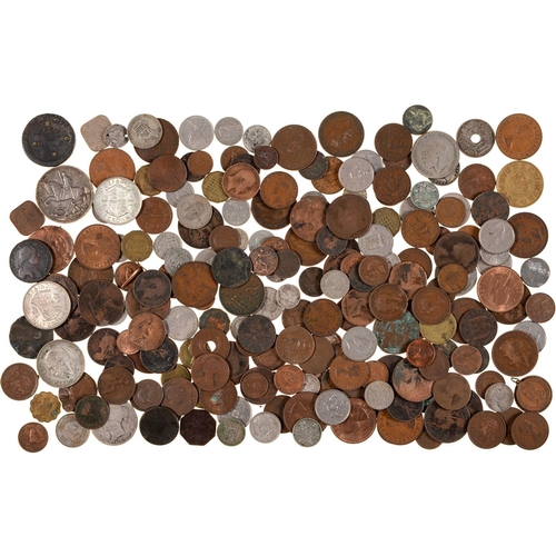 562 - Miscellaneous pre-decimal United Kingdom coins, to include 1935 crown and other silver... 