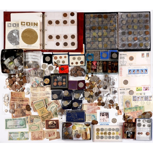 570 - Miscellaneous United Kingdom base metal coins, mostly 20th c, including commemoratives and FDCs, som... 