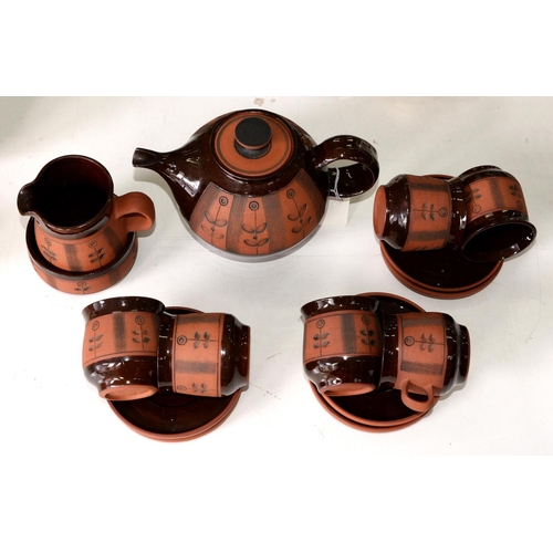 584 - Studio pottery. Gordon Fox (1955 - ) tea service, terracotta and brown glaze, teapot and cover 40.5c... 