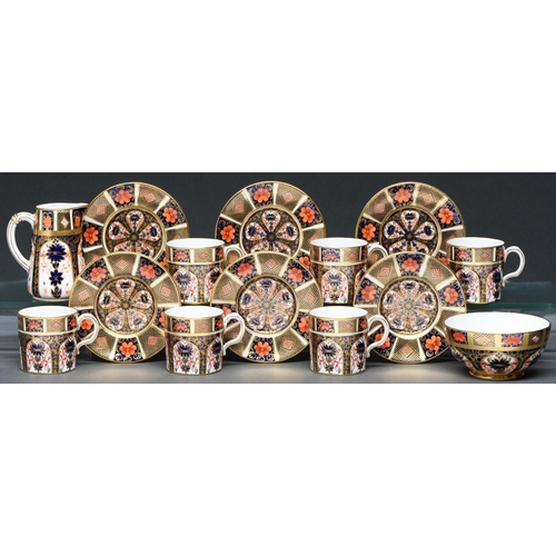 585 - A Royal Crown Derby Imari pattern coffee service, second quarter 20th c, cream jug 95mm h, printed m... 