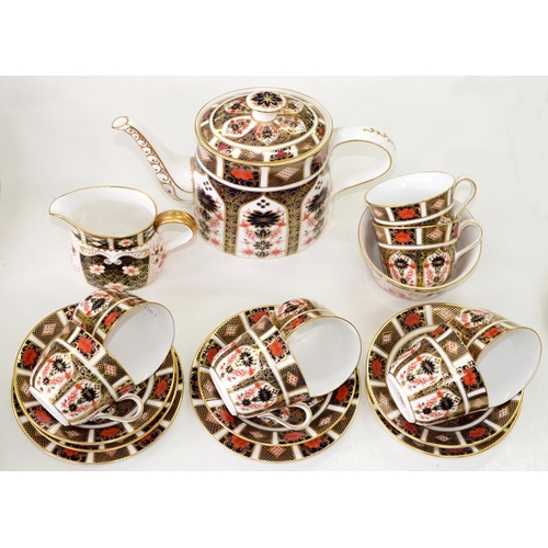591 - A Royal Crown Derby Imari pattern tea service, late 20th c, teapot and cover 18cm h, printed mark (1... 