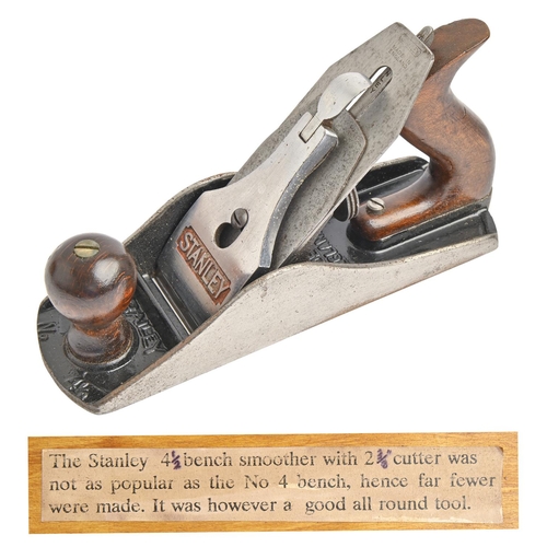 928 - A Stanley No 4½ smoothing plane, with 2½