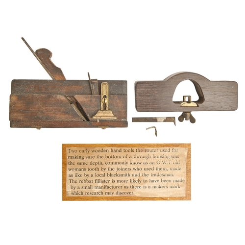 951 - A old woman's tooth plane and a rabbet fillister, wood boxA Private Collection of planes (lot 922-95... 