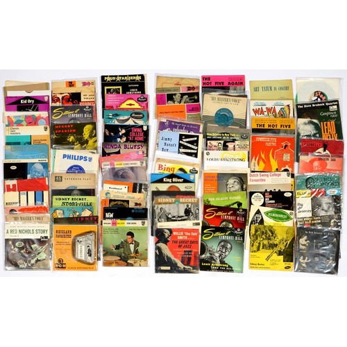 256 - Vintage vinyl records. A collection of jazz and blues EPs, the artists including Johnny Dodds, ... 