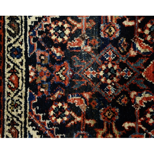 526 - A rug, 110 x 140cm