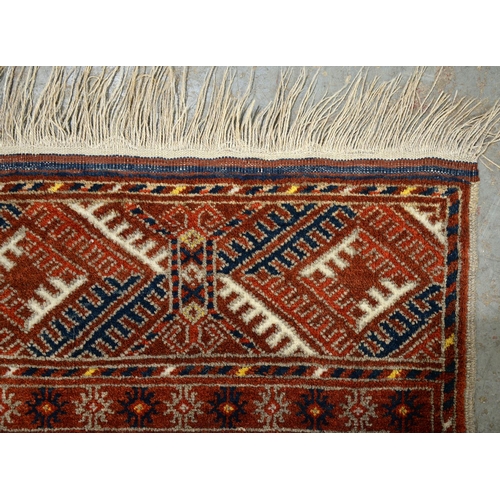 560 - A rug, 110 x 225cm