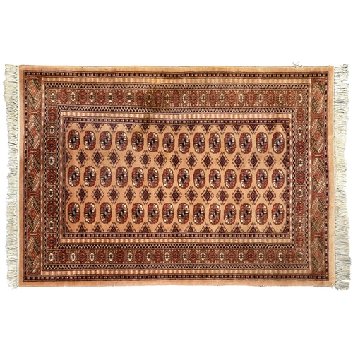 562 - A rug, 180 x 127cm