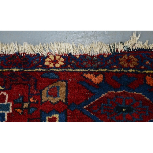 571 - A rug, 204 x 129cm