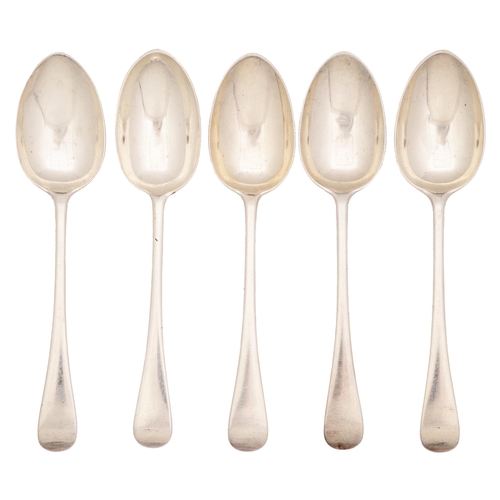 333 - A set of four Edwardian silver tablespoons, Old English pattern, by Robert Pringle & Sons, Londo... 