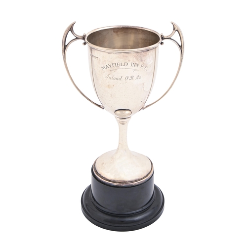 388 - A George V silver trophy cup, engraved Mayfield Inn F.C. Inland O.B.Av, 22.5cm h, by Robert Pringle ... 