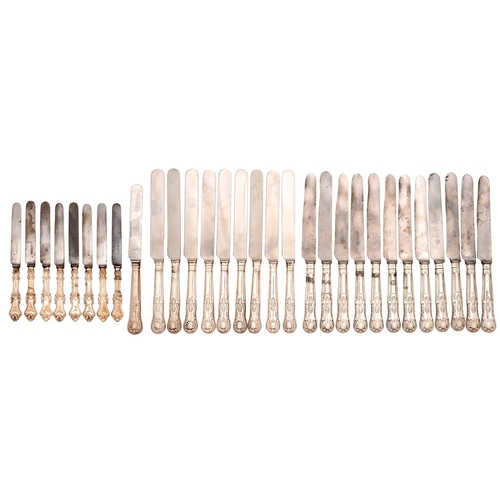 393 - A quantity of 19th c Kings pattern and other silver hafted table knives, various makers (31)... 