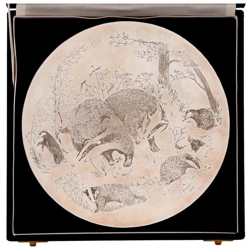 438H - An Elizabeth II silver dish, engraved by Herbert Korode, signed and dated 1984, with badgers, on rin... 