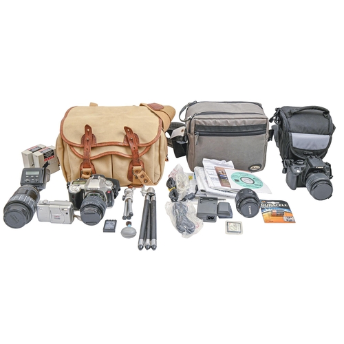 946 - A Pentax digital camera and miscellaneous camera lenses, accessories, gadget bags, etc... 