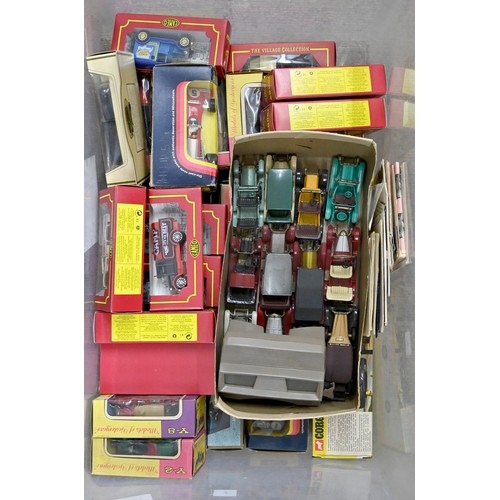 1387 - A quantity of Corgi, Matchbox and other model cars, mostly boxed