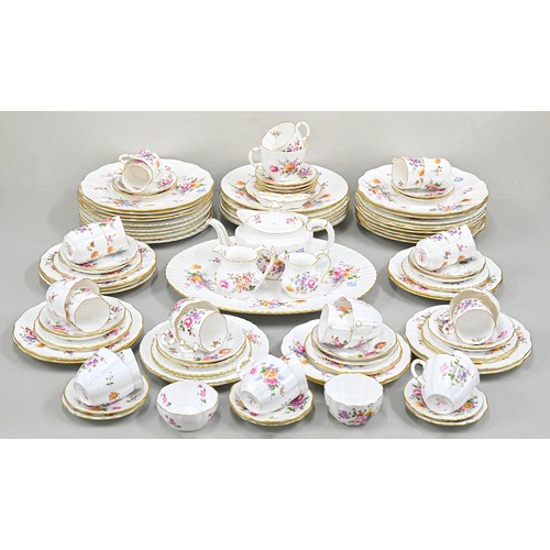 1390 - An extensive Crown Derby Posies pattern bone china tea and dinner service