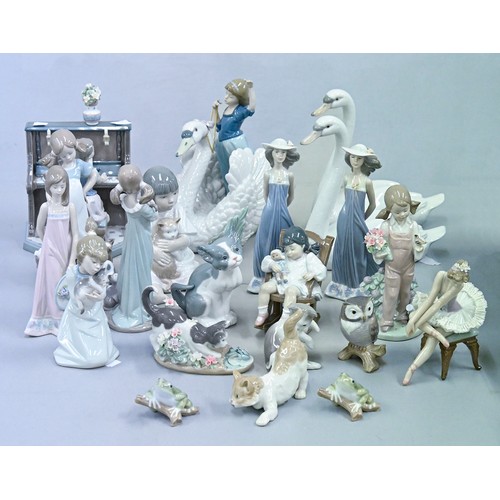 1420 - A collection of Lladro and Nao figures and animals