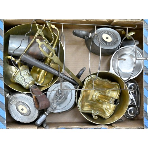 1450 - Miscellaneous Victorian and later metal ware, including brass pan and candlesticks, pewter teapots, ... 