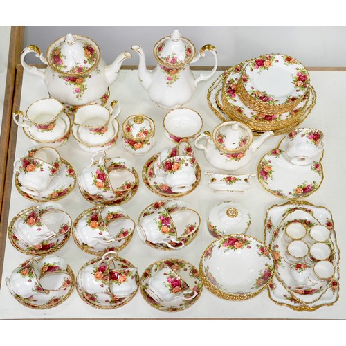 831 - An extensive Royal Albert Old Country Roses pattern tea and dinner service, printed mark... 