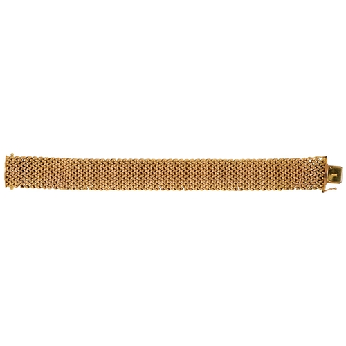 101 - A 9ct gold mesh bracelet, 19.5cm l, import marked London 1991, 34g