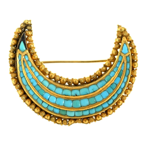 120 - An Indian turquoise crescent brooch, 19th c, in gold, 44mm, 15.6g