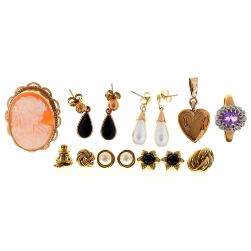 126 - Miscellaneous gold articles,  to include a cameo brooch and several pairs of earrings, 22g... 