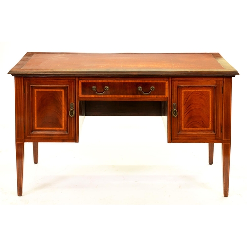 1310 - An Edwardian mahogany dressing table, crossbanded in satinwood and line inlaid, on square tapered le... 