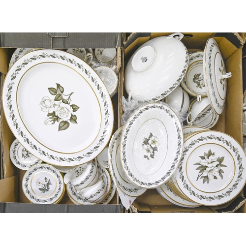 1464 - A Worcester bone china Bernina pattern dinner service