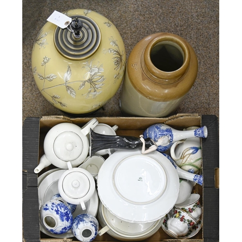 1489 - Miscellaneous ceramics, to include Royal Doulton teawares, a pair of Spode Italian pattern vases and... 