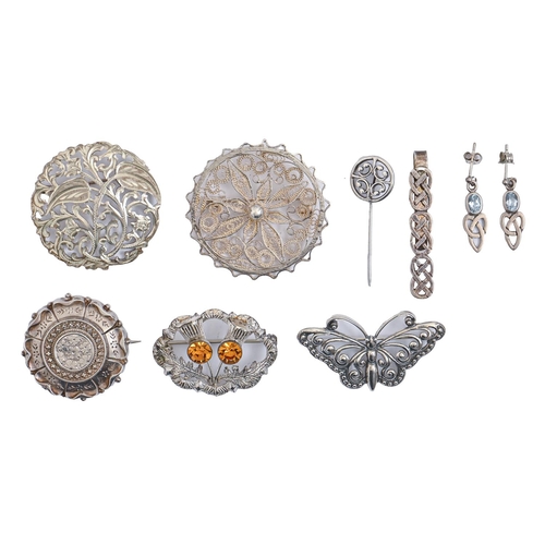 212 - Miscellaneous silver brooches, Victorian and later, etc, 46g