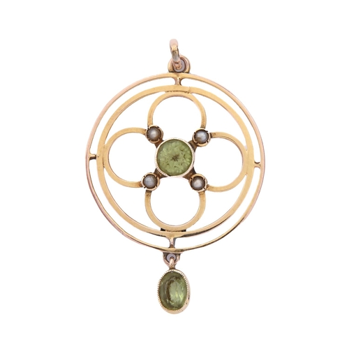 269 - A peridot openwork pendant, early 20th c, in gold, 35mm, marked 9, 2.4g