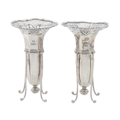 322 - A pair of Edwardian pierced silver vases and wirework stands, 14cm h, by The Goldsmiths & Silver... 