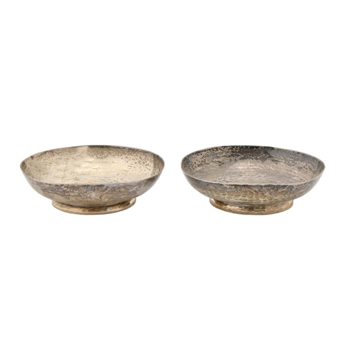 331 - A pair of Scottish Edwardian silver bonbon dishes, 90mm diam, by Hamilton & Inches, Edinburgh 19... 