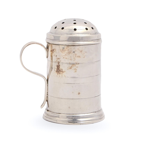 455 - An Edwardian silver kitchen pepper pot and cover, 11cm h, by Edward Barnard & Sons Ltd, London 1... 