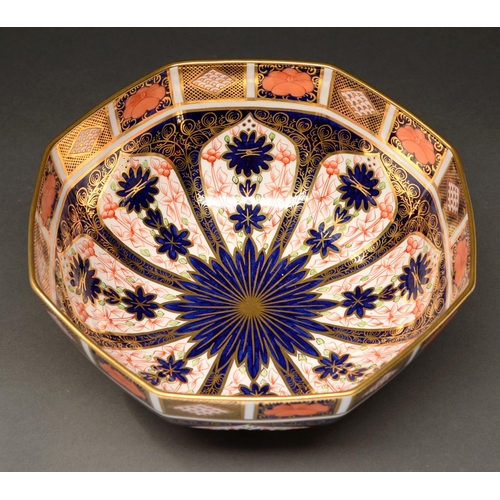 688 - A Royal Crown Derby Imari pattern octagonal bowl, 1933, 23 x 23cm, printed mark