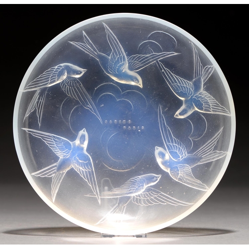 746 - A Sabino semi opalescent glass bowl, c1930,  moulded with birds, 20cm diam, marked SABINO PARIS... 