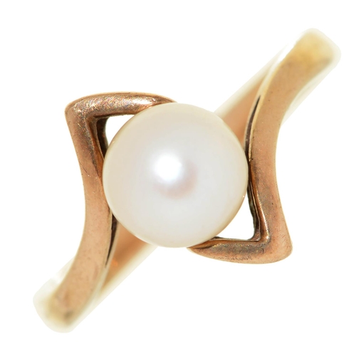 77 - A cultured pearl ring, in 9ct gold, Birmingham 1988, 2.4g, size L