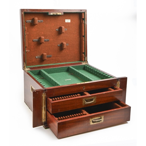 950 - An Edwardian mahogany canteen, with brass handles, baize lined interior, 45cm l