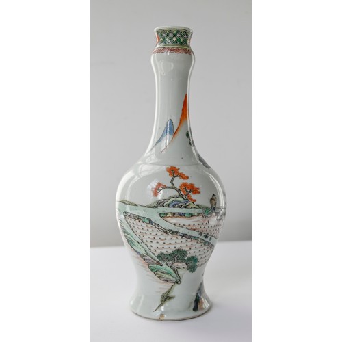 640 - A Chinese famille verte gallic necked vase, 19th/20th c,  painted with figures harvesting rice, 25cm... 