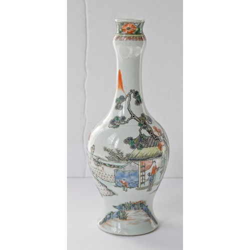 640 - A Chinese famille verte gallic necked vase, 19th/20th c,  painted with figures harvesting rice, 25cm... 