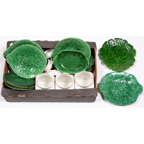 798 - Miscellaneous ceramics, including thirteen mixed majolica green leaf dessert comports and plates, 19... 