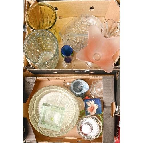 872 - Miscellaneous glassware, 20th c, various