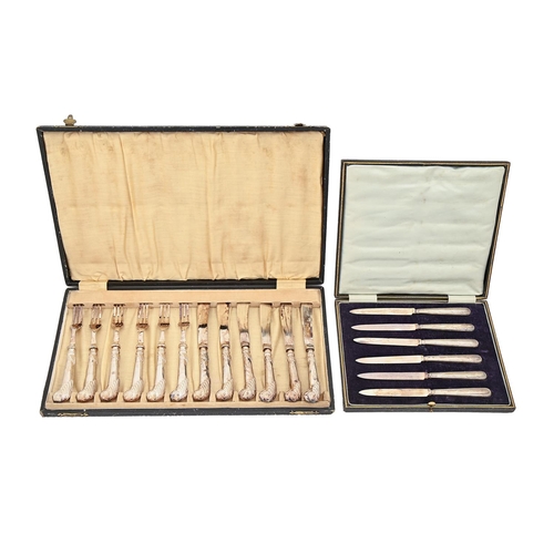 434 - A set of six George V silver pistol hafted dessert knives and forks, by William Yates Ltd, Sheffield... 