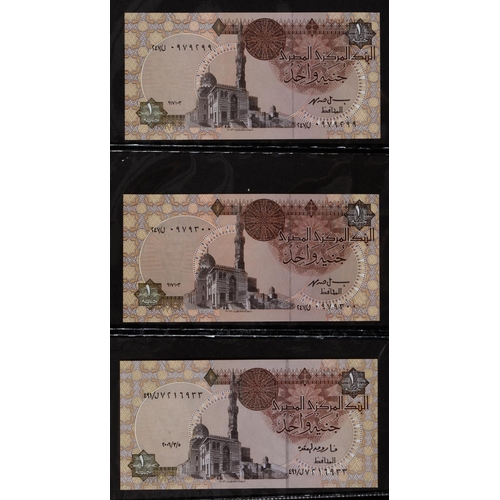 493 - Egypt, Pound Notes, National Bank, 1942 Fine, 1943 EF+, 1944 F-VF, 1945 Fine, 1951 g-vg; Central Ban... 