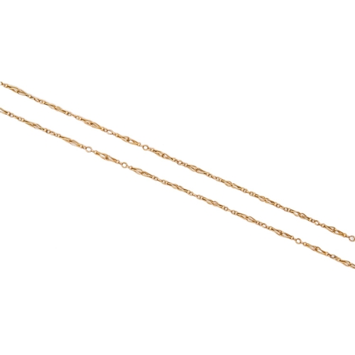 53 - A gold chain, c1900, 152cm l, 30.8g